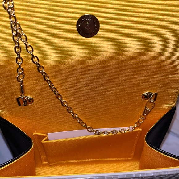 Kurt Geiger Crystal Embellished Party Clutch *BRAND NEW* *NWT* - Picture 6 of 7